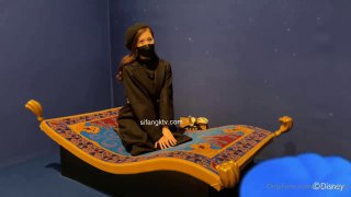 丰满妹子重口味，挑战黑鬼刺激你眼球，粗大鸡巴插嘴里真吃不消，后入插逼又干菊花口爆